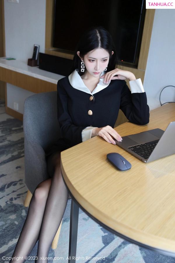林依娜  [XiuRen]高清写真图 2023.05.08 No.6695 依娜Yina 黑丝美腿第4张图片